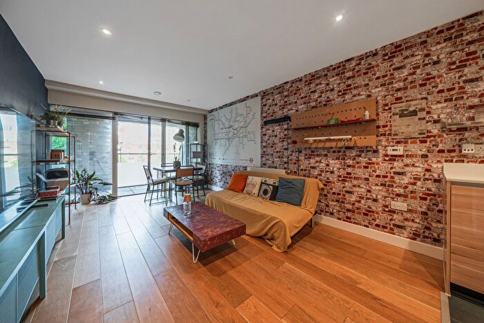 1 Bedroom Flat For Sale In Peartree Way, London, SE10