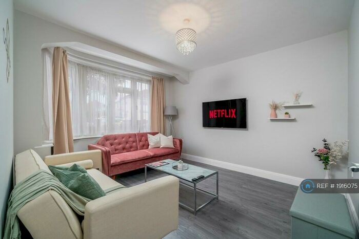 3 Bedroom Semi-Detached House To Rent In Streatfield Road, Harrow, HA3