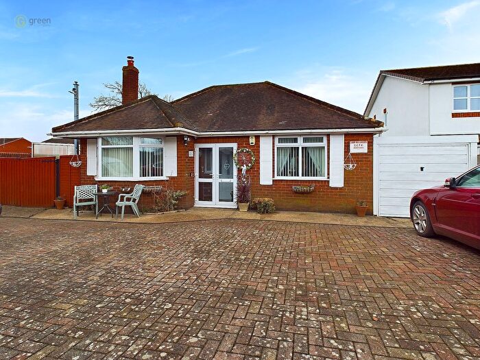 2 Bedroom Detached Bungalow For Sale In Glascote Road, Glascote, Tamworth, B77