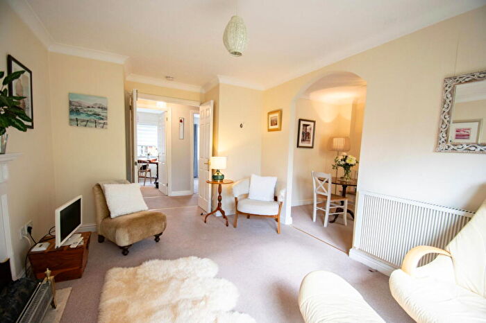 2 Bedroom Apartment For Sale In Eleanor Walk, Woburn, MK17