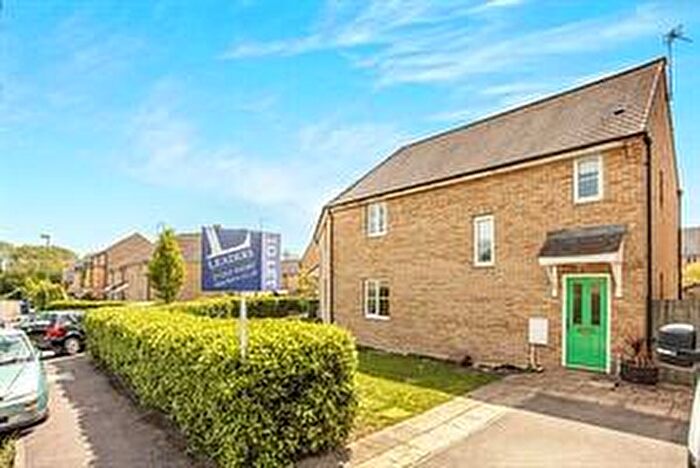 3 Bedroom House To Rent In Wellbrook Way, Girton, Cambridge, CB3