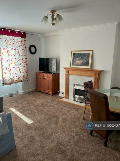 2 Bedroom Flat To Rent In Glenbervie Road, Aberdeen, AB11