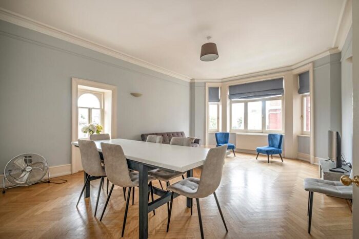 4 Bedroom Apartment To Rent In Cabbell Street Marylebone, NW1
