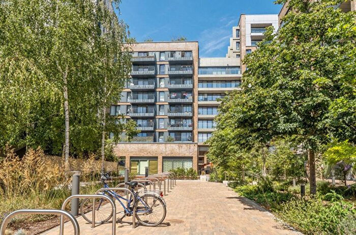 1 Bedroom Flat For Sale In Ascot House, Mill Mead, Staines, TW18