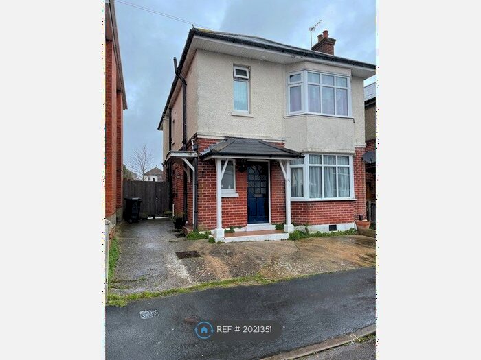 2 Bedroom Flat To Rent In Ensbury Park, Bournemouth, BH10