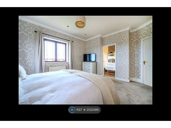 5 Bedroom Detached House To Rent In The Nook, Tingley, WF3