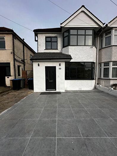 3 Bedroom Semi Detached House To Rent In North Way, London, NW9