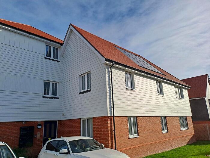 2 Bedroom Flat To Rent In Arrow Way, Lenham Springs, Lenham, ME17
