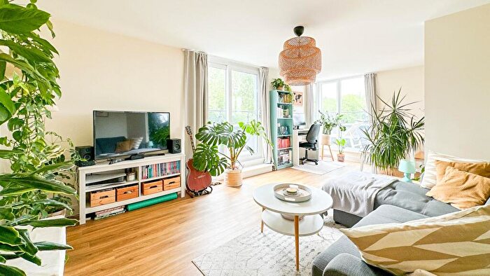 1 Bedroom Flat To Rent In Oakhill Drive, Bedminster, Bristol, BS3