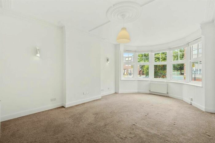 3 Bedroom Flat To Rent In Palmerston Road, Bounds Green, London, N22