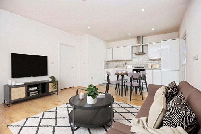 2 Bedroom Flat For Sale In Millbrook, Guildford, Surrey, GU1