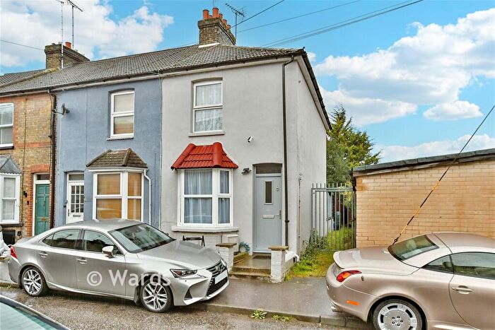 3 Bedroom End Of Terrace House For Sale In May Street, Cuxton, Rochester, Kent, ME2