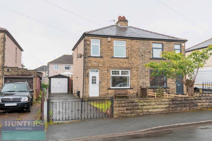 3 Bedroom Semi-Detached House To Rent In Kenley Mount, Bradford, BD6