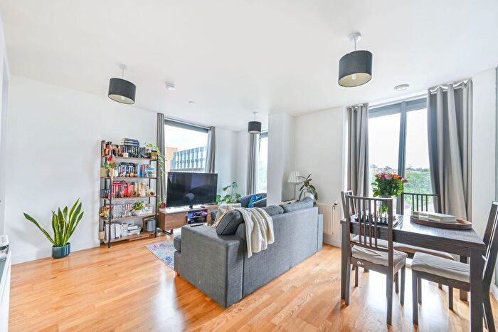 2 Bedroom Flat For Sale In High Road, Wembley, HA9