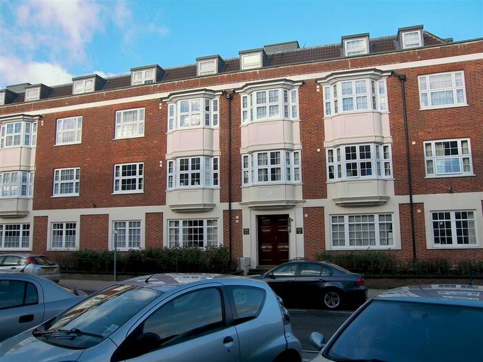 Studio To Rent In Swan Street, Petersfield, GU32