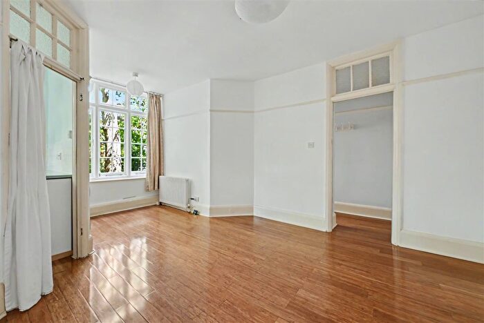 1 Bedroom Flat To Rent In Makepeace Avenue, Highgate, N6