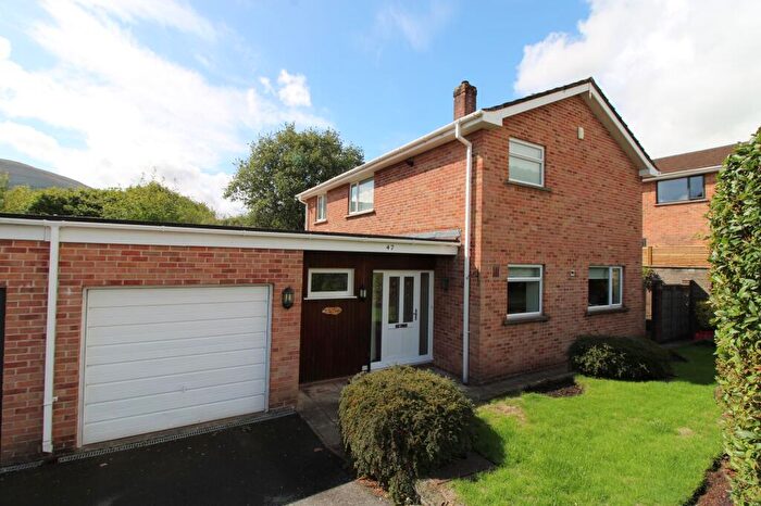 4 Bedroom Link Detached House For Sale In Delafield Road, Abergavenny, NP7