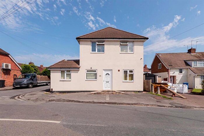 2 Bedroom Apartment For Sale In Harrow Lane, Maidenhead, SL6