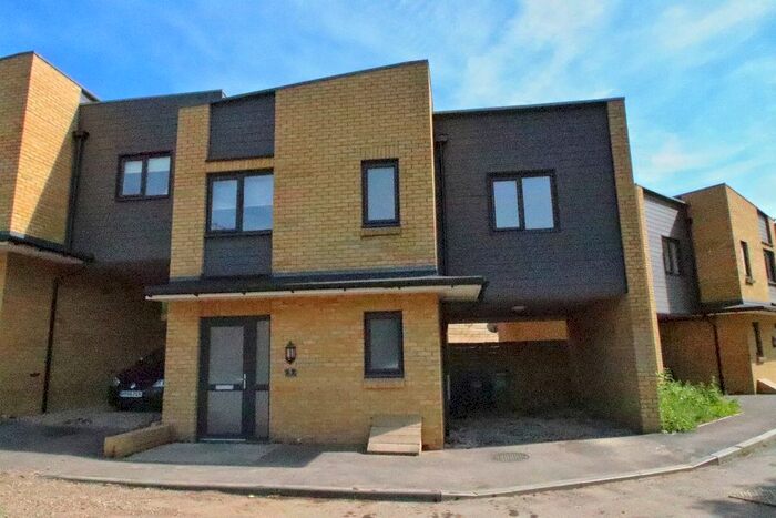 3 Bedroom Semi-Detached House To Rent In Bishop Avenue, Hastings, TN35