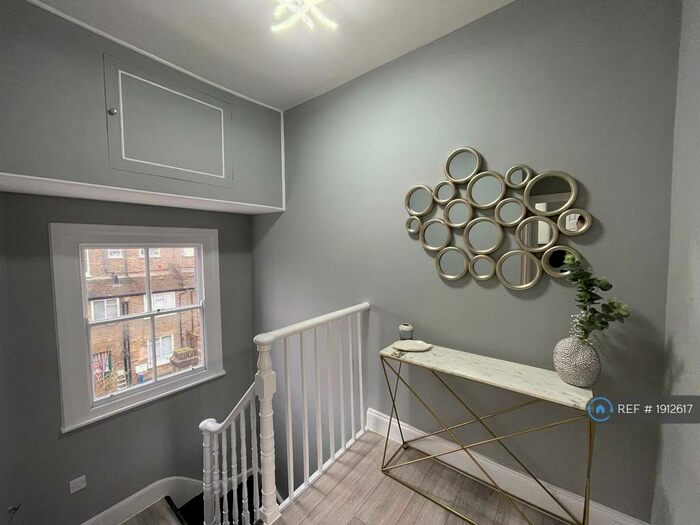 1 Bedroom Flat To Rent In Cressingham Road, London, SE13