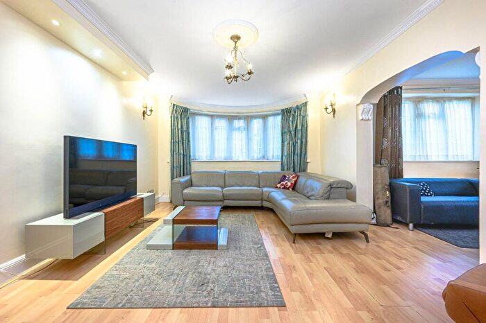 3 Bedroom Flat For Sale In Beaufort Park, Hampstead Garden Suburb, London, NW11