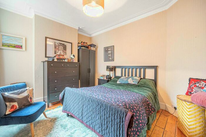2 Bedroom Flat To Rent In Grange Avenue, Finchley, London, N12