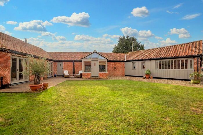 4 Bedroom Barn Conversion For Sale In Brandiston, NR10