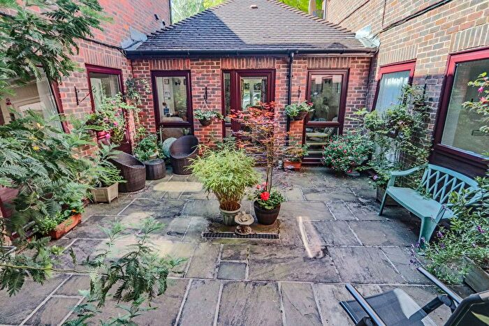 1 Bedroom Flat To Rent In Coulsdon Road, Coulsdon, CR5