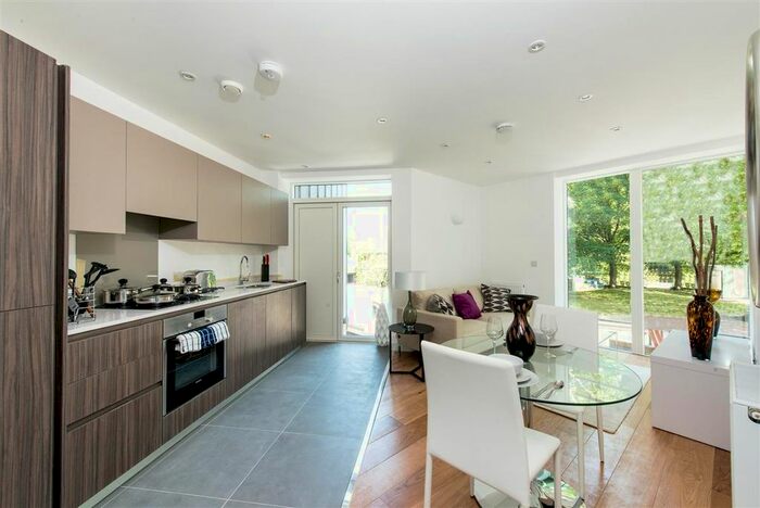 1 Bedroom Flat To Rent In Sewardstone Road, London, E2