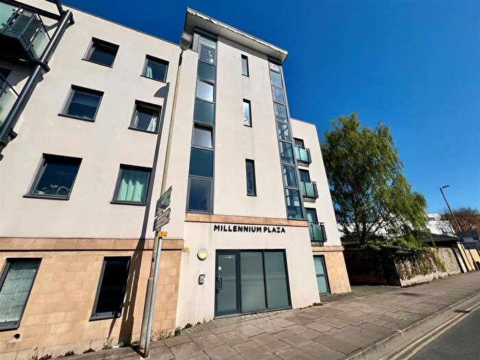1 Bedroom Flat To Rent In Warwick Place, Cheltenham, GL52