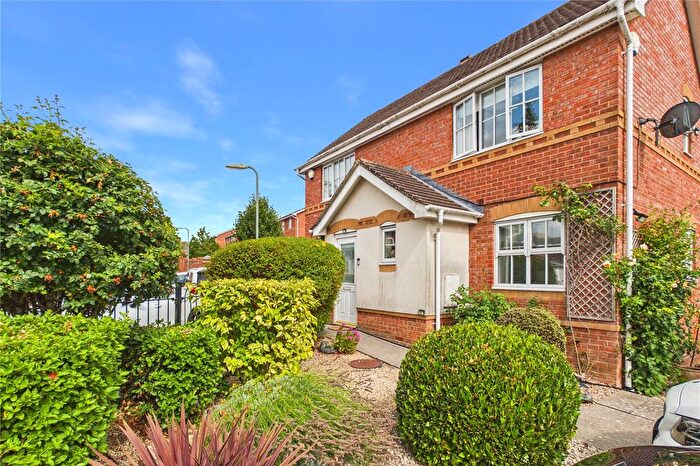 3 Bedroom End Of Terrace House For Sale In Arcadia Close, Beggarwood, Basingstoke, Hampshire, RG22