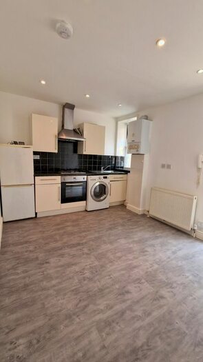 1 Bedroom Flat To Rent In Cardiff Road, Luton, LU1