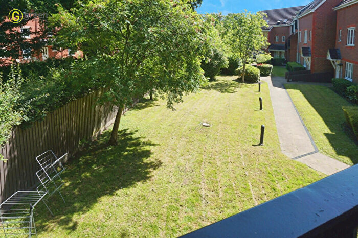 2 Bedroom Apartment For Sale In Warren House Walk, Walmley, B76