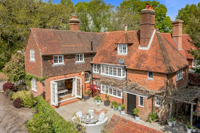 5 Bedroom Semi-Detached House For Sale In Chuck Hatch, Hartfield, TN7