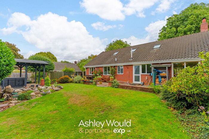 6 Bedroom Detached House For Sale In Barnford Crescent, Oldbury, B68