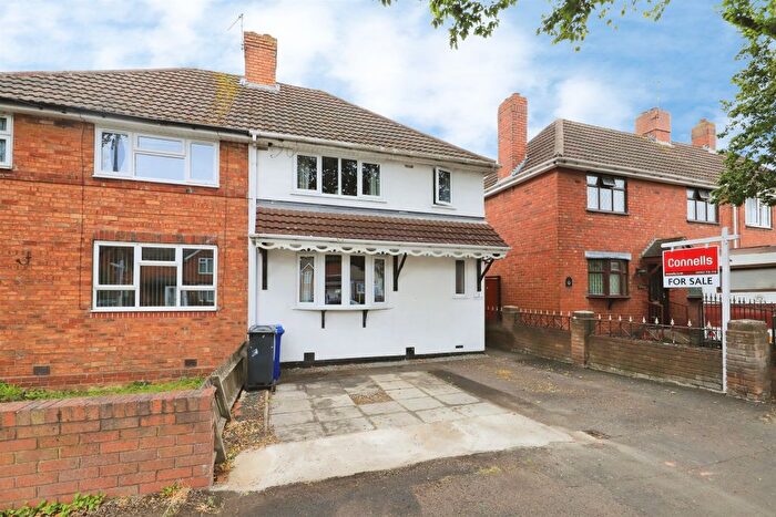 3 Bedroom Semi-Detached House For Sale In Harding Street, Coseley, Bilston, WV14