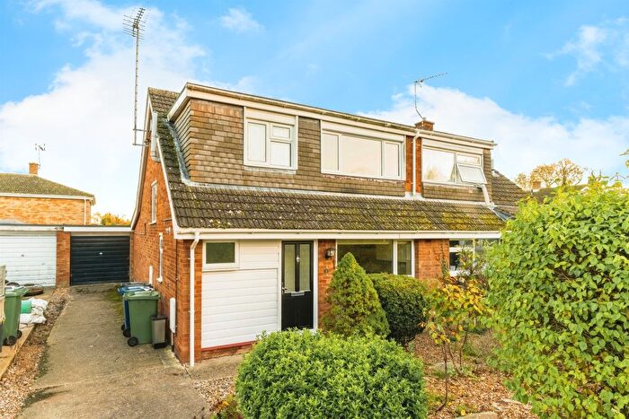 3 Bedroom Semi-Detached House For Sale In Lilac End, Haslingfield, Cambridge, CB23