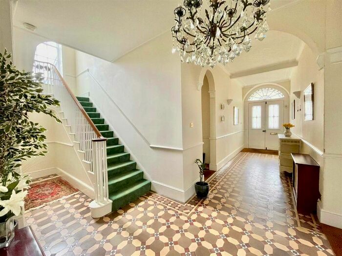 2 Bedroom Flat For Sale In Heaverham Road, Kemsing, Sevenoaks, TN15