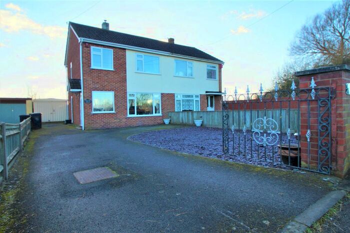 3 Bedroom Semi-Detached House For Sale In New Road, East Huntspill, Highbridge, Somerset TA9