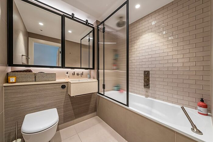 2 Bedroom Flat To Rent In Palmer Road, London, SW11