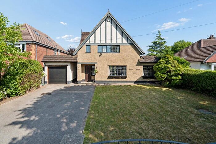 5 Bedroom Detached House For Sale In Wellesley Avenue, Iver, SL0