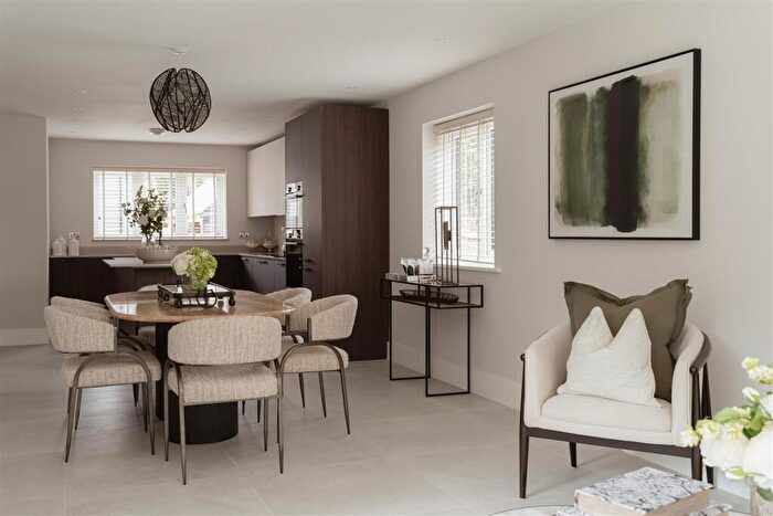 2 Bedroom Detached House For Sale In Fairlawn Road, Banstead, SM7