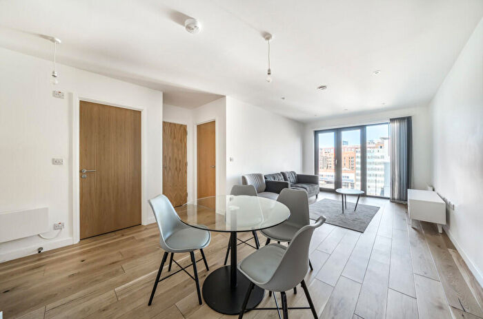 2 Bedroom Apartment To Rent In Windmill Street, Birmingham, West Midlands, B1
