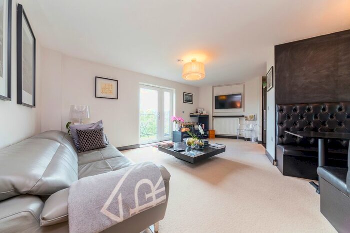 1 Bedroom Flat To Rent In Fairthorn Road, Victoria Way, Charlton, London, SE7