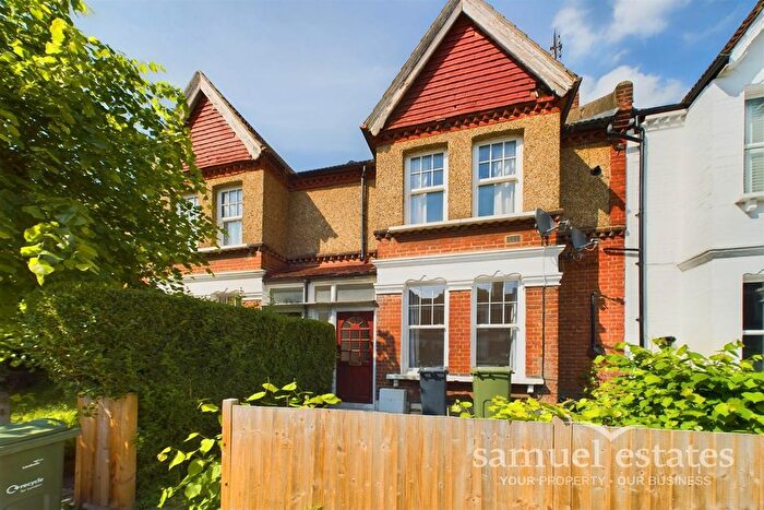 3 Bedroom Maisonette To Rent In Sternhold Avenue, Streatham Hill, SW2