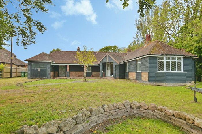4 Bedroom Bungalow For Sale In Hythe Road, Dymchuch, Kent, TN29