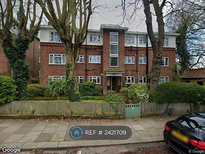 2 Bedroom Flat To Rent In Queens Court, London, W5