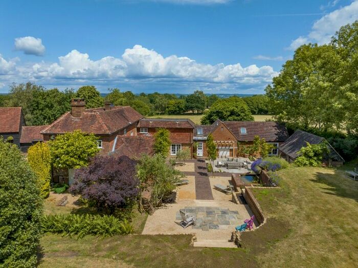 5 Bedroom Country House To Rent In Highfield Lane, GU8