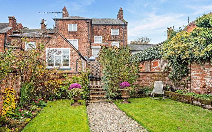 6 Bedroom Terraced House For Sale In High Street, Malpas, Cheshire, SY14