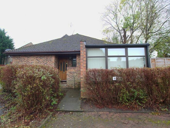 2 Bedroom Bungalow To Rent In Church Field, Sevenoaks, TN13